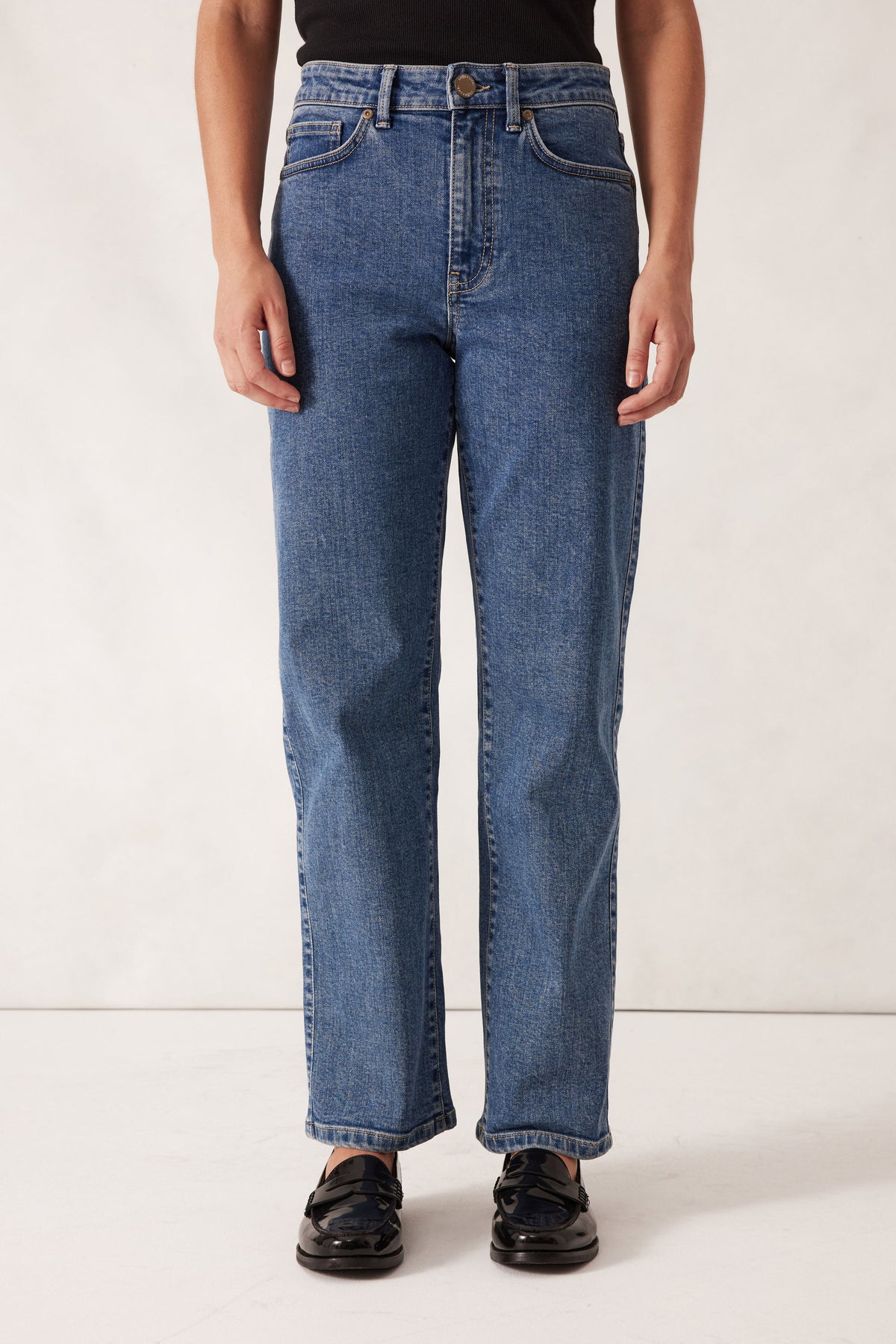 Core Straight Leg Jean / Fresh Indigo