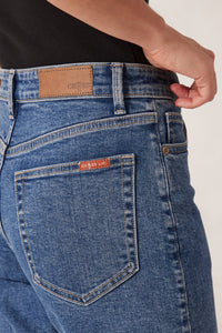 Core Straight Leg Jean / Fresh Indigo