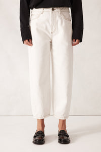 Tapered Barrel Jean Ecru