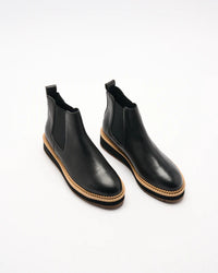 Jade Leather Boot / Black Scallop