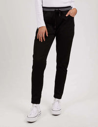 Margo Jogger / Black