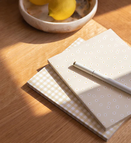 Daisies / Singature Notebook