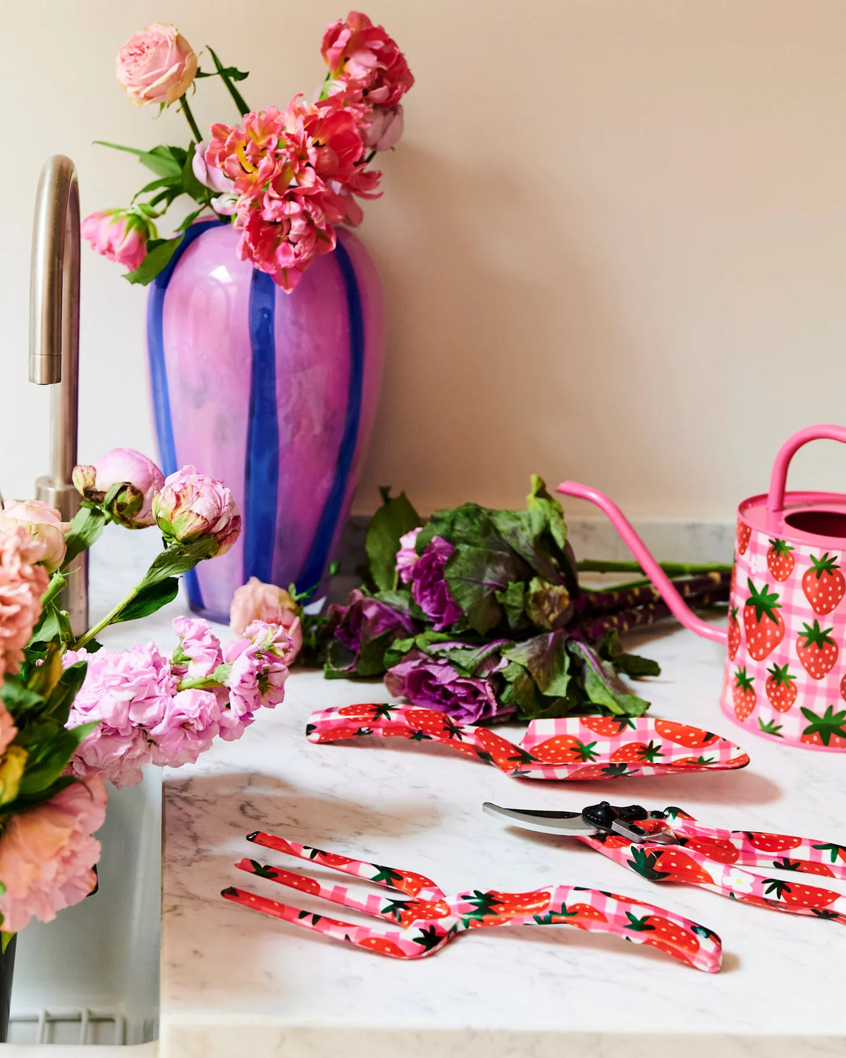 Strawberry Jam Garden Tools & Glove Set